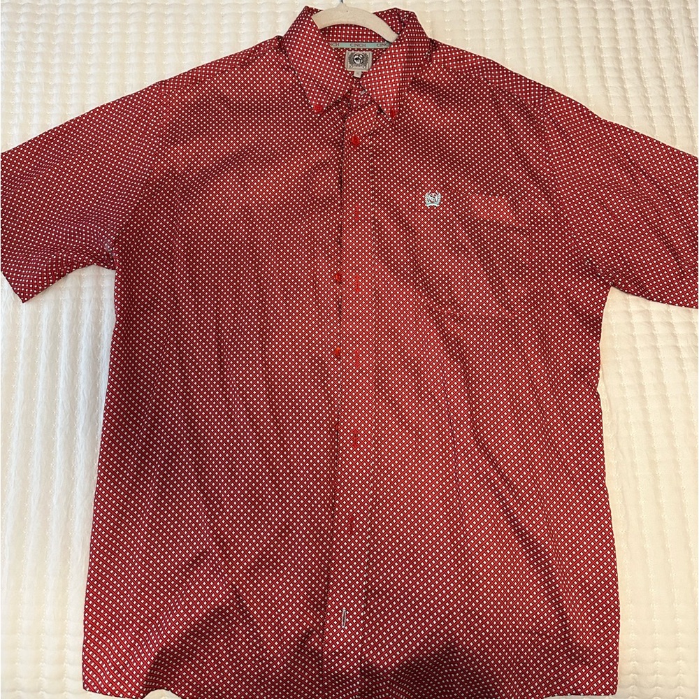 Cinch button shirt sleeve
